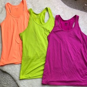 Nike dri fit tank top bundle